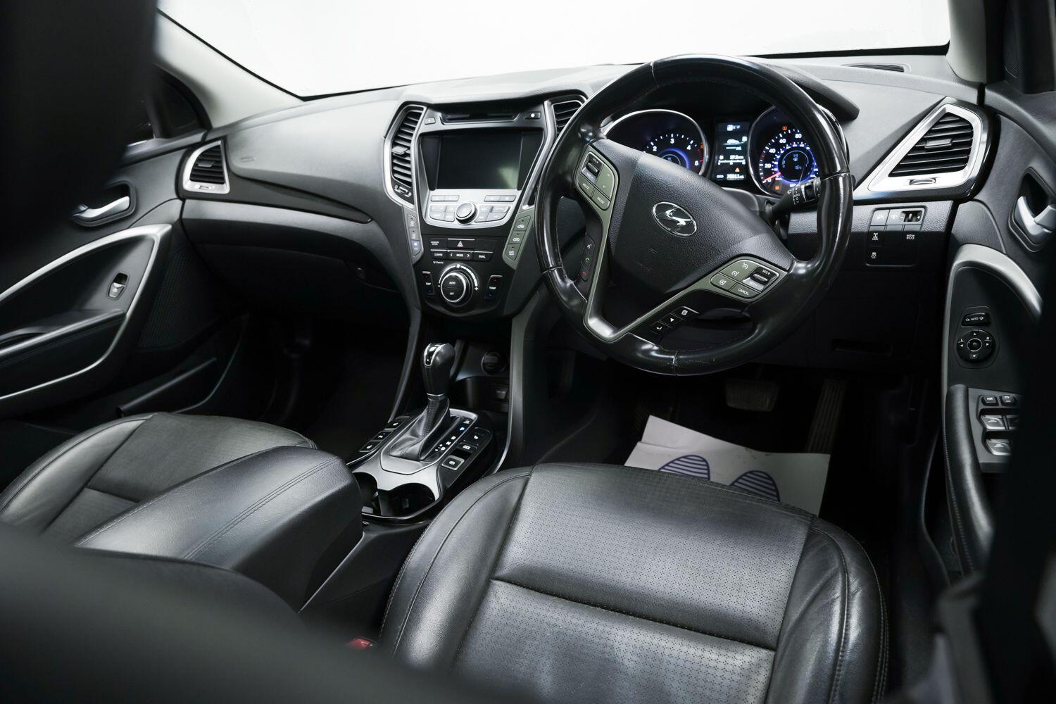 Used Hyundai Santa Fe 2014 for sale - 76926437: Photo 10