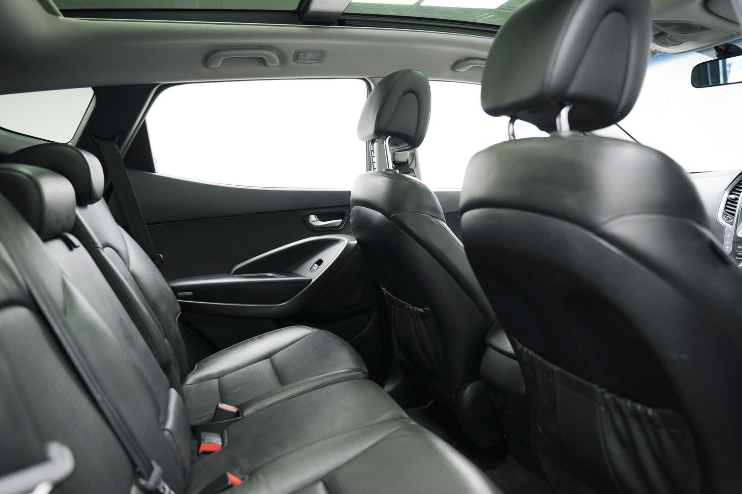 Used Hyundai Santa Fe 2014 for sale - 76926437: Photo 17