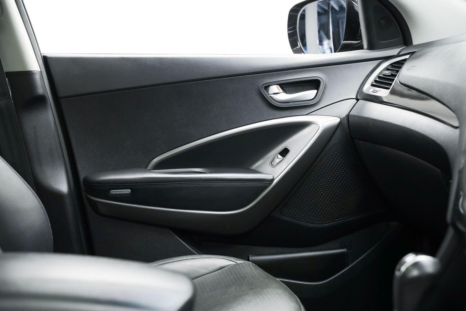 Used Hyundai Santa Fe 2014 for sale - 76926437: Photo 23