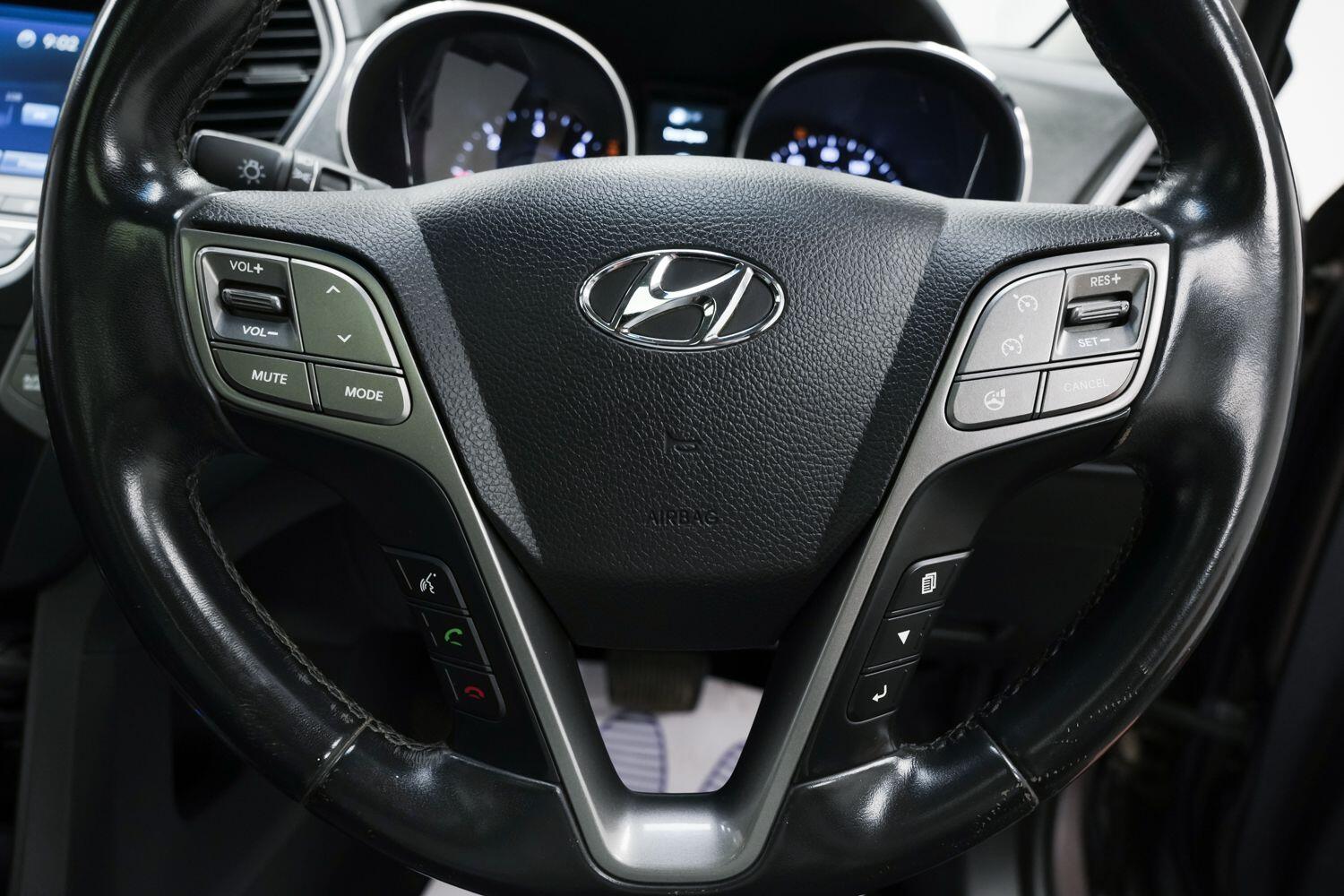 Used Hyundai Santa Fe 2014 for sale - 76926437: Photo 26