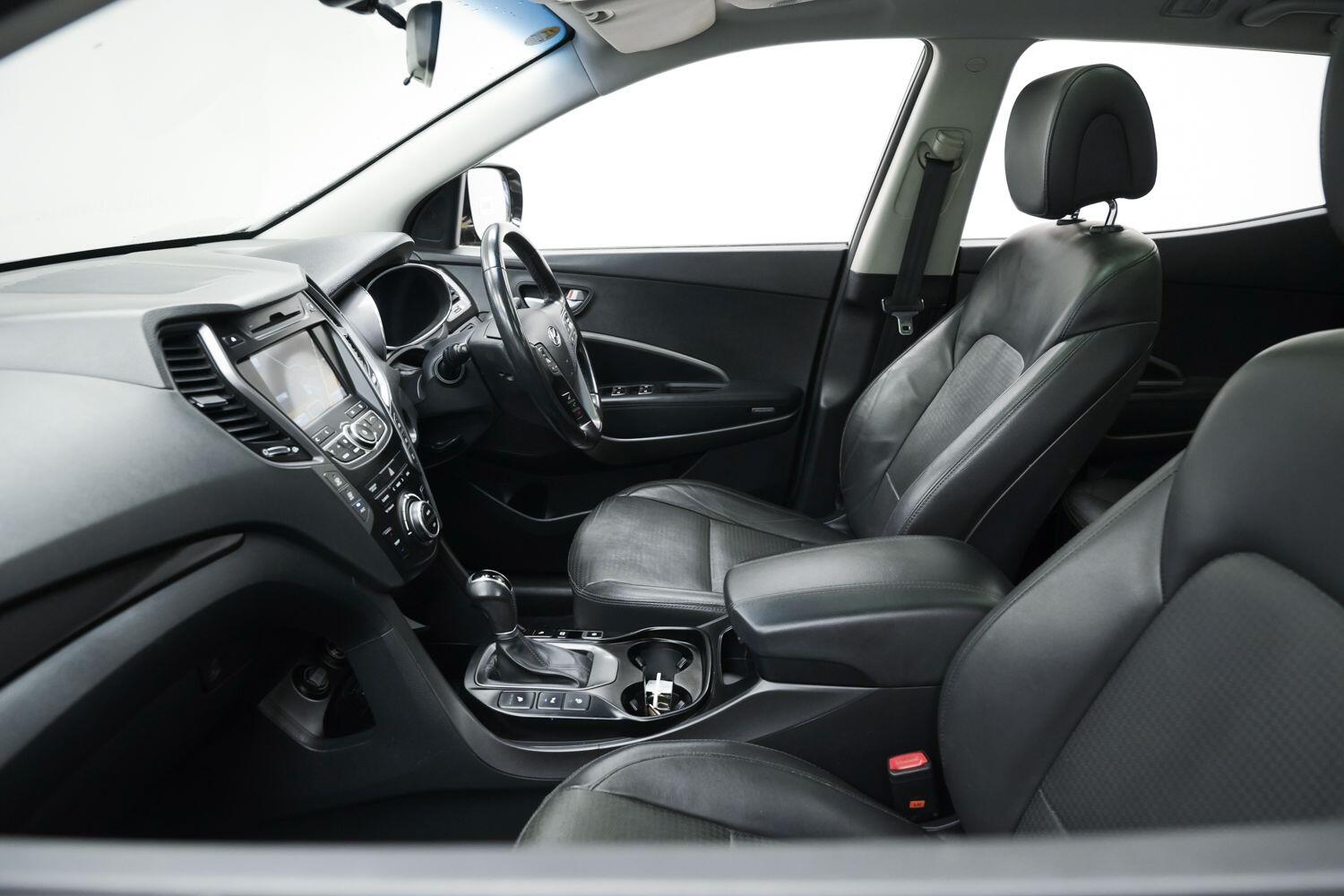 Used Hyundai Santa Fe 2014 for sale - 76926437: Photo 29