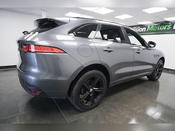 Used Jaguar F-Pace 2018 for sale - 78231635: Photo