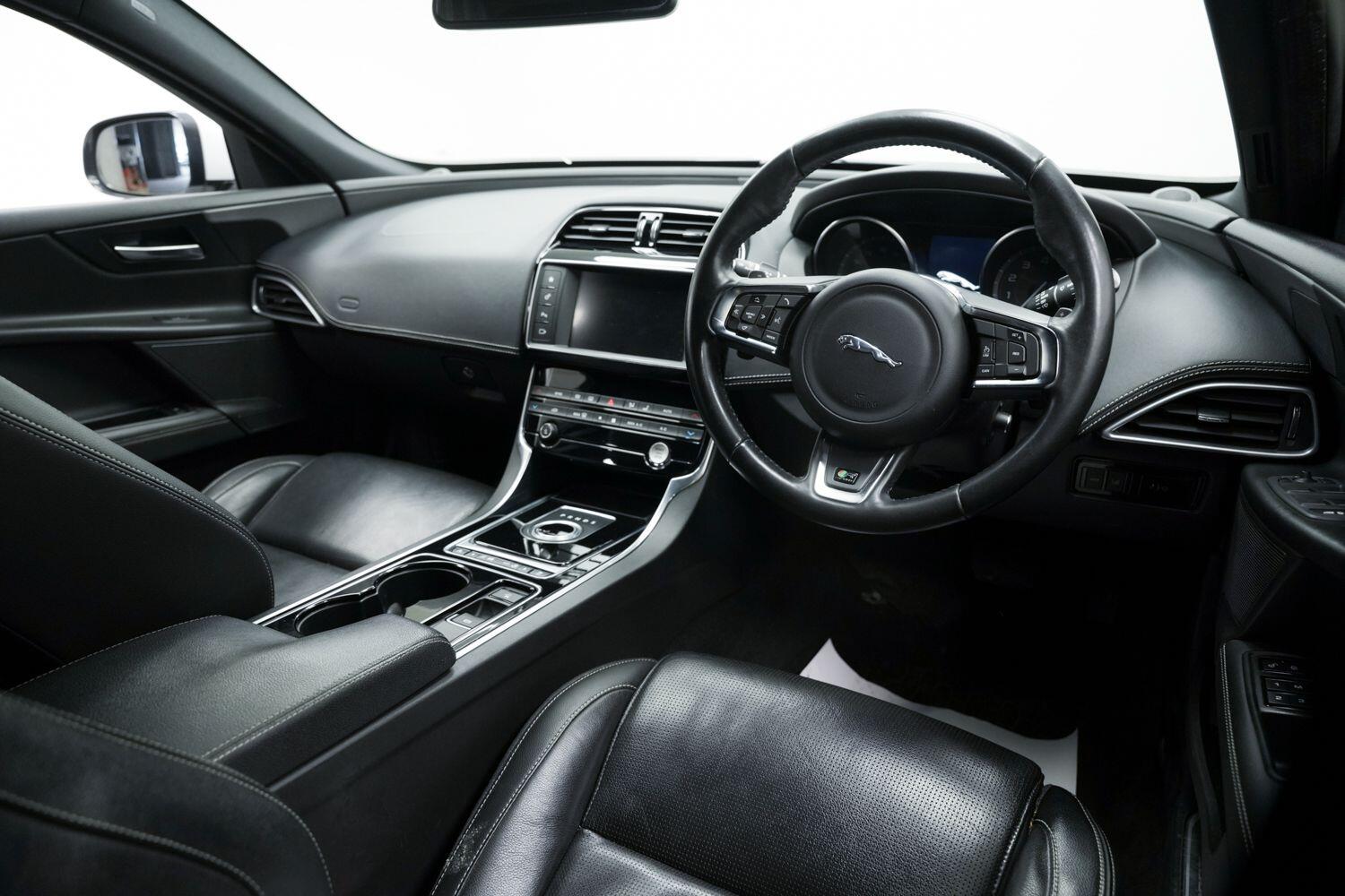 Used Jaguar XE 2016 for sale - 77081452: Photo 10