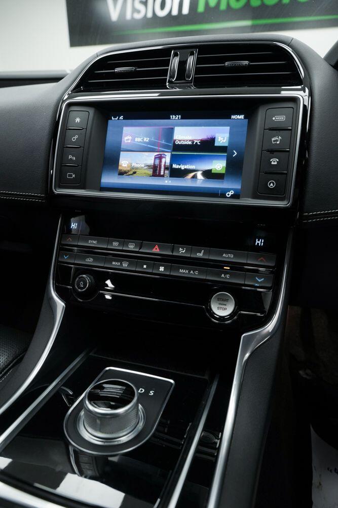 Used Jaguar XE 2016 for sale - 77081452: Photo 24