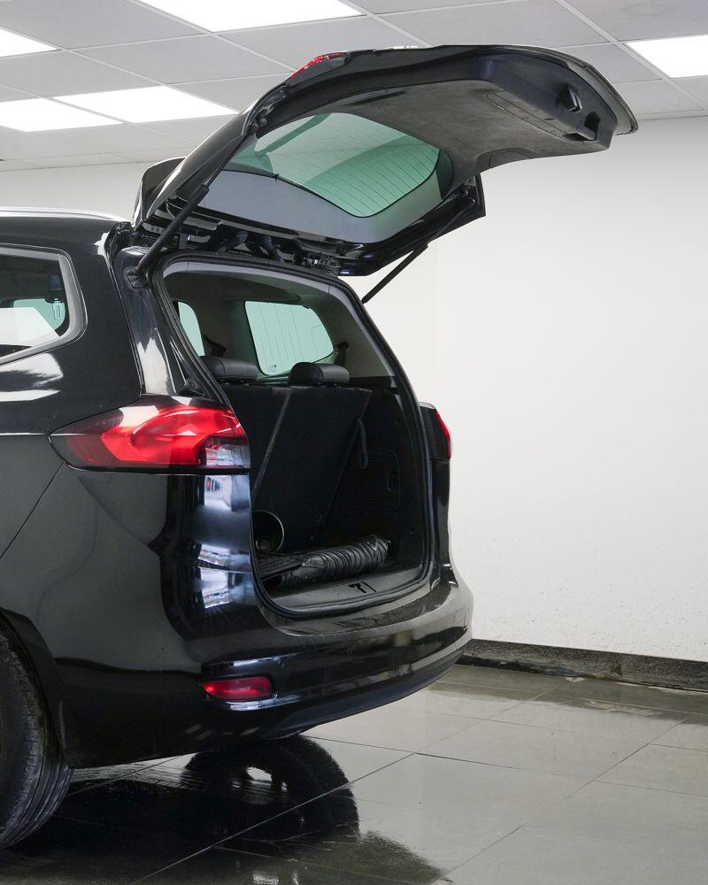 Used Vauxhall Zafira Tourer for sale - 78136063: Photo 8