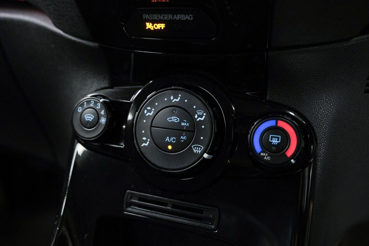 Used Ford Fiesta 2014 for sale - 77098017: Photo 22