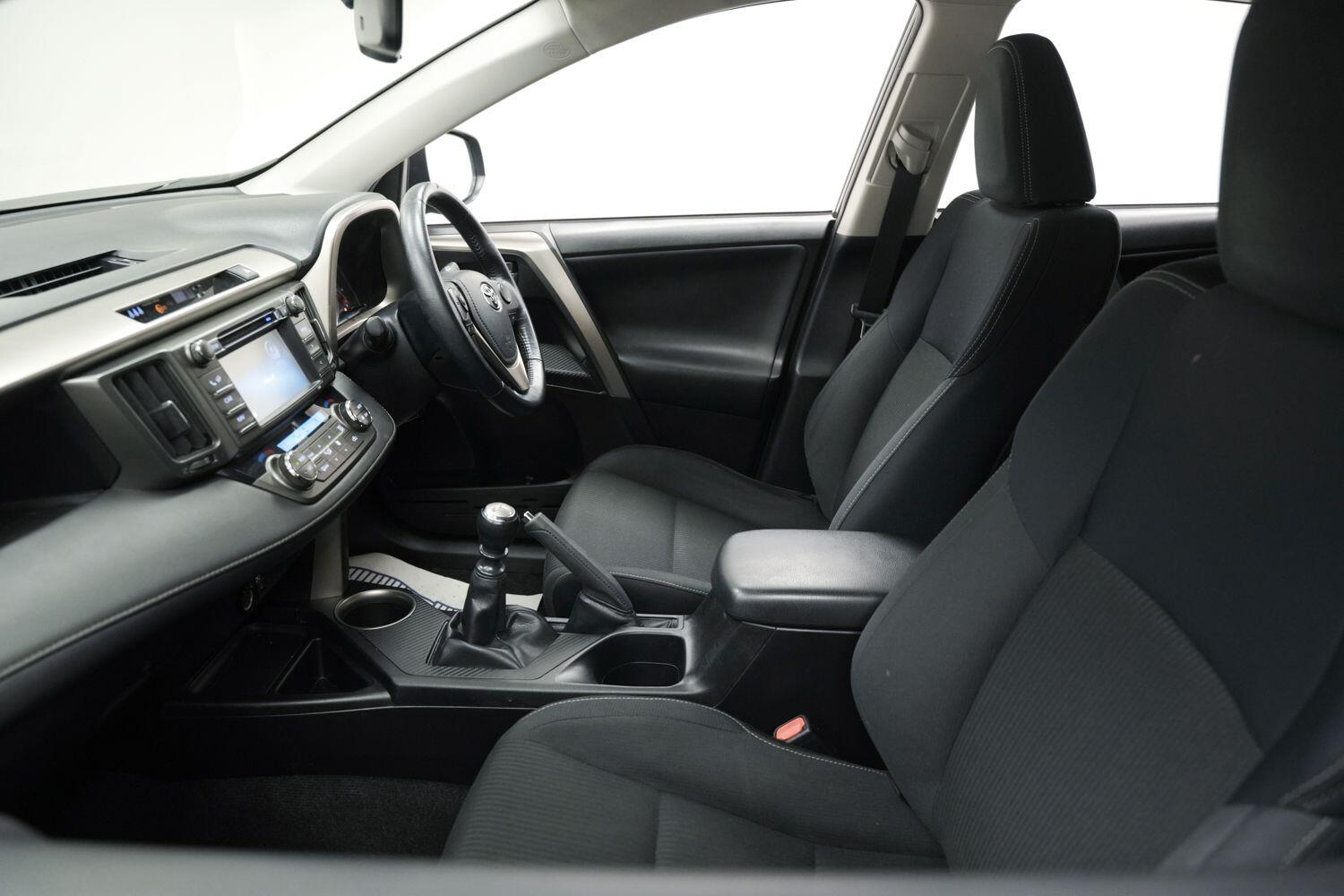 Used Toyota RAV4 2015 for sale - 76408380: Photo 25