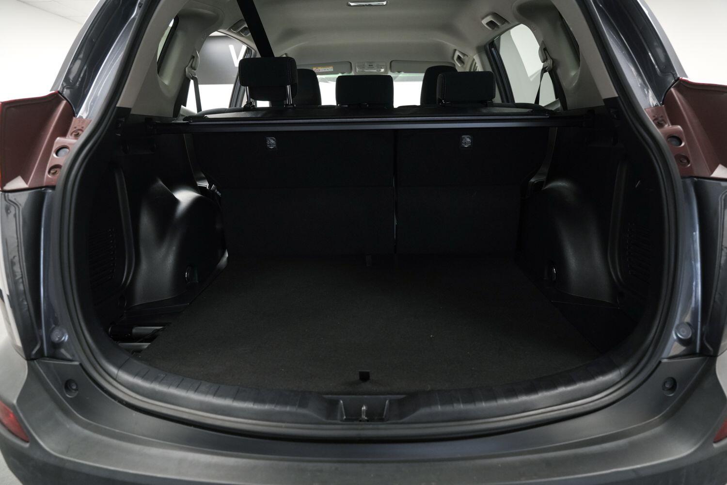 Used Toyota RAV4 2015 for sale - 76408380: Photo 7