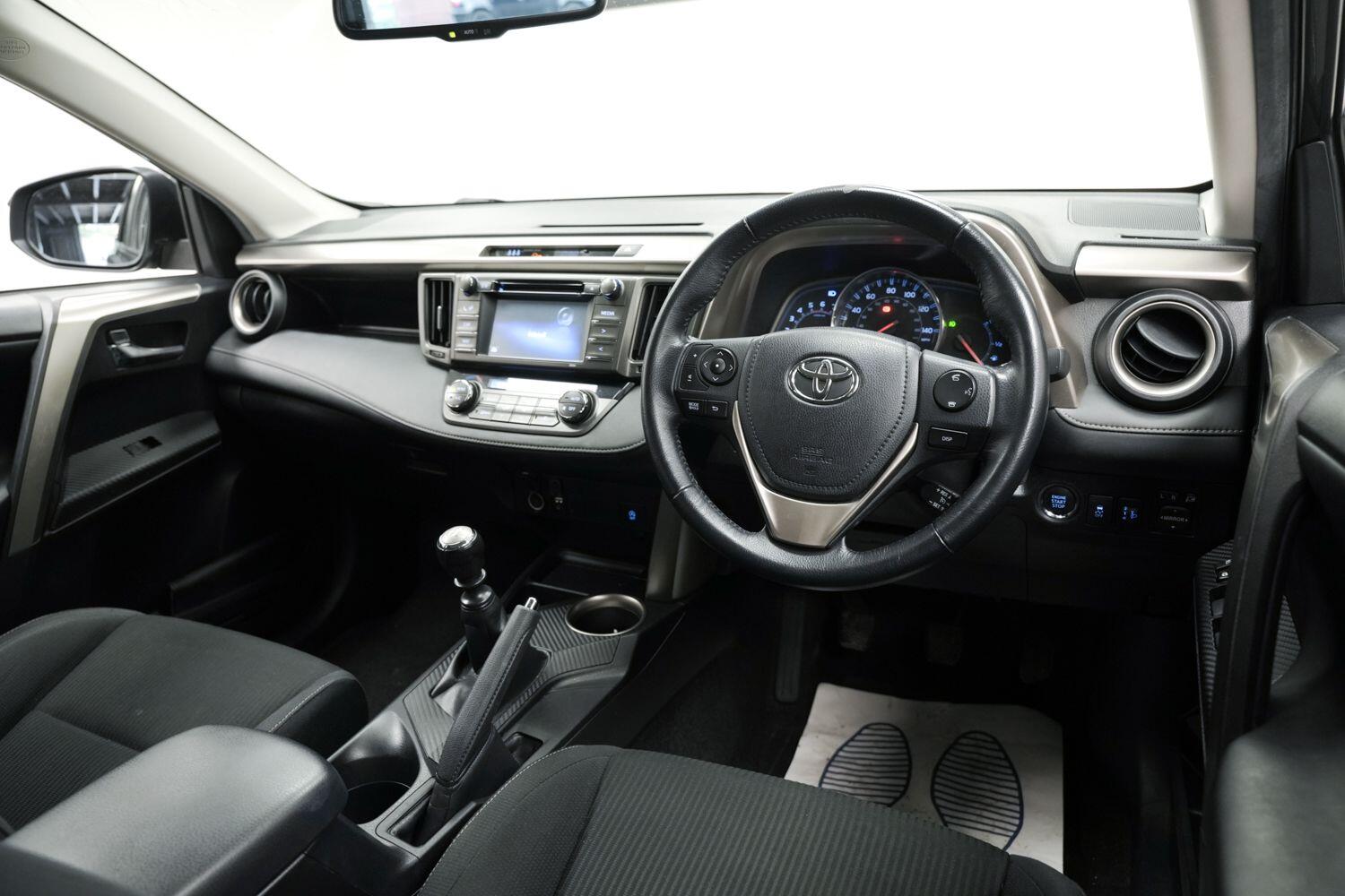 Used Toyota RAV4 2015 for sale - 76408380: Photo 9