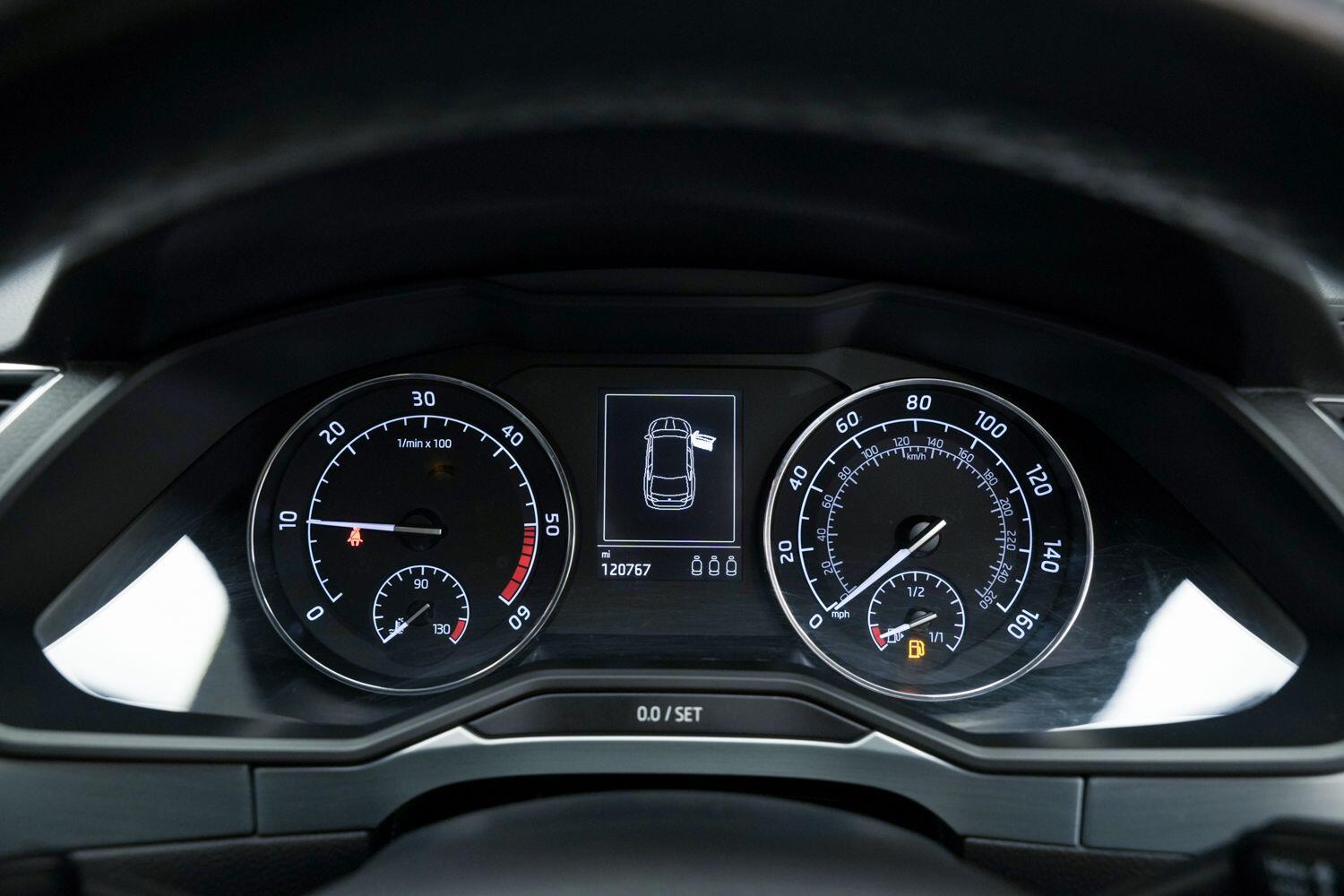 Used Skoda Superb for sale - 77633922: Photo 26