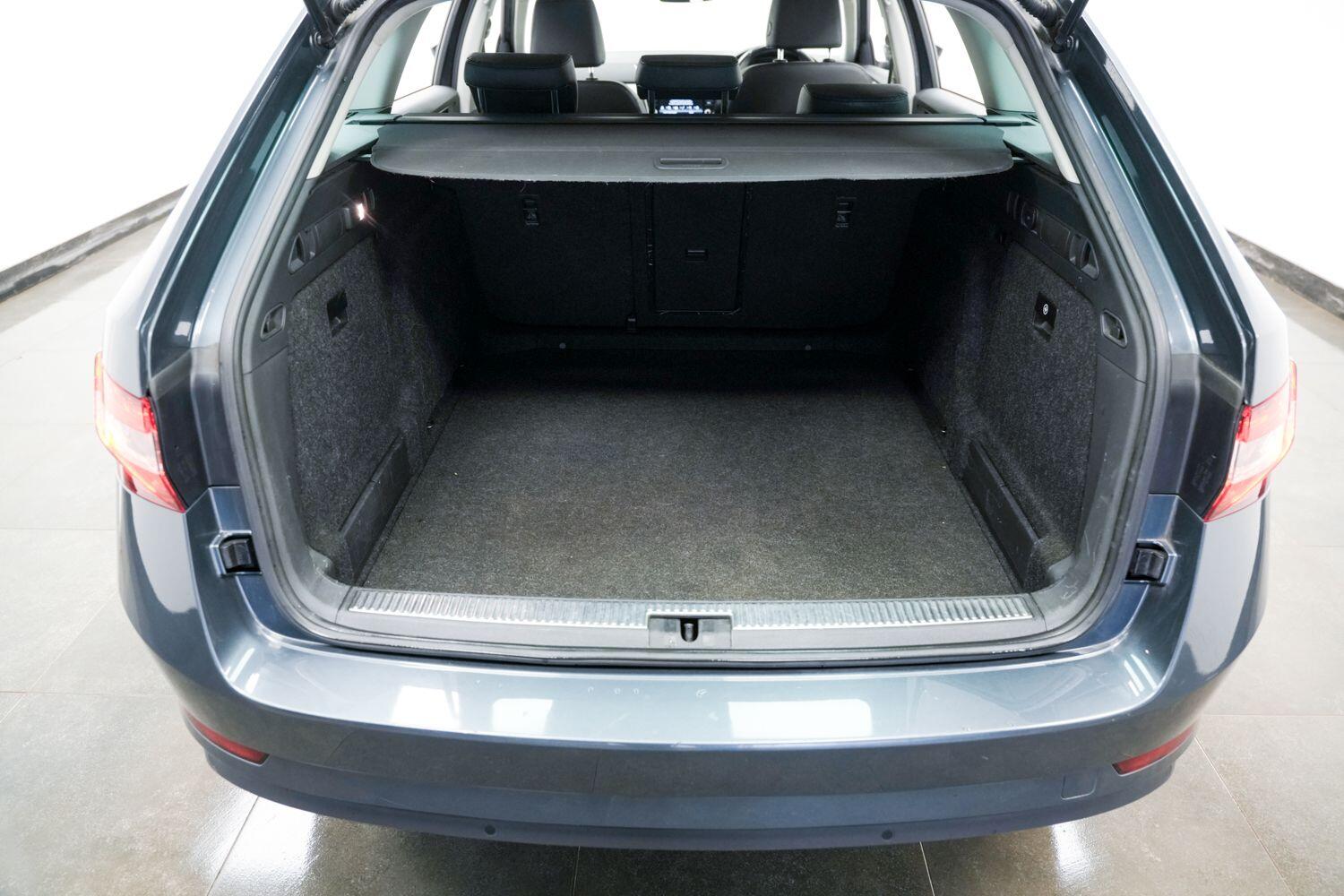 Used Skoda Superb for sale - 77633922: Photo 9