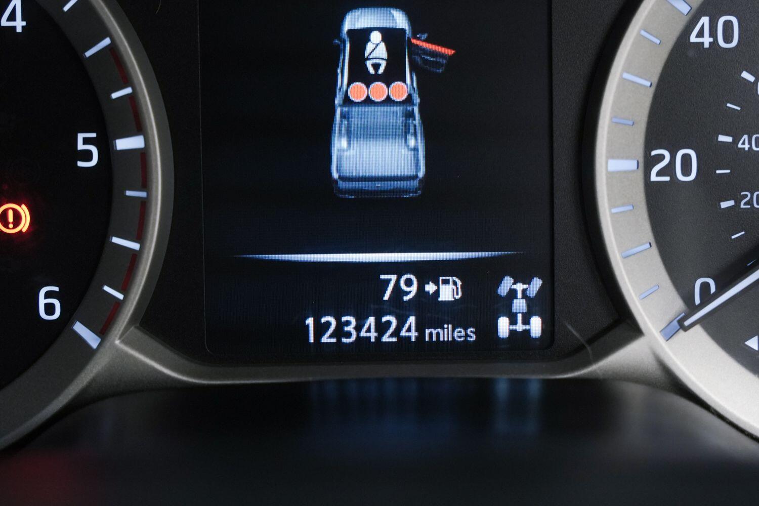 Used Nissan Navara 2016 for sale - 76824776: Photo 27