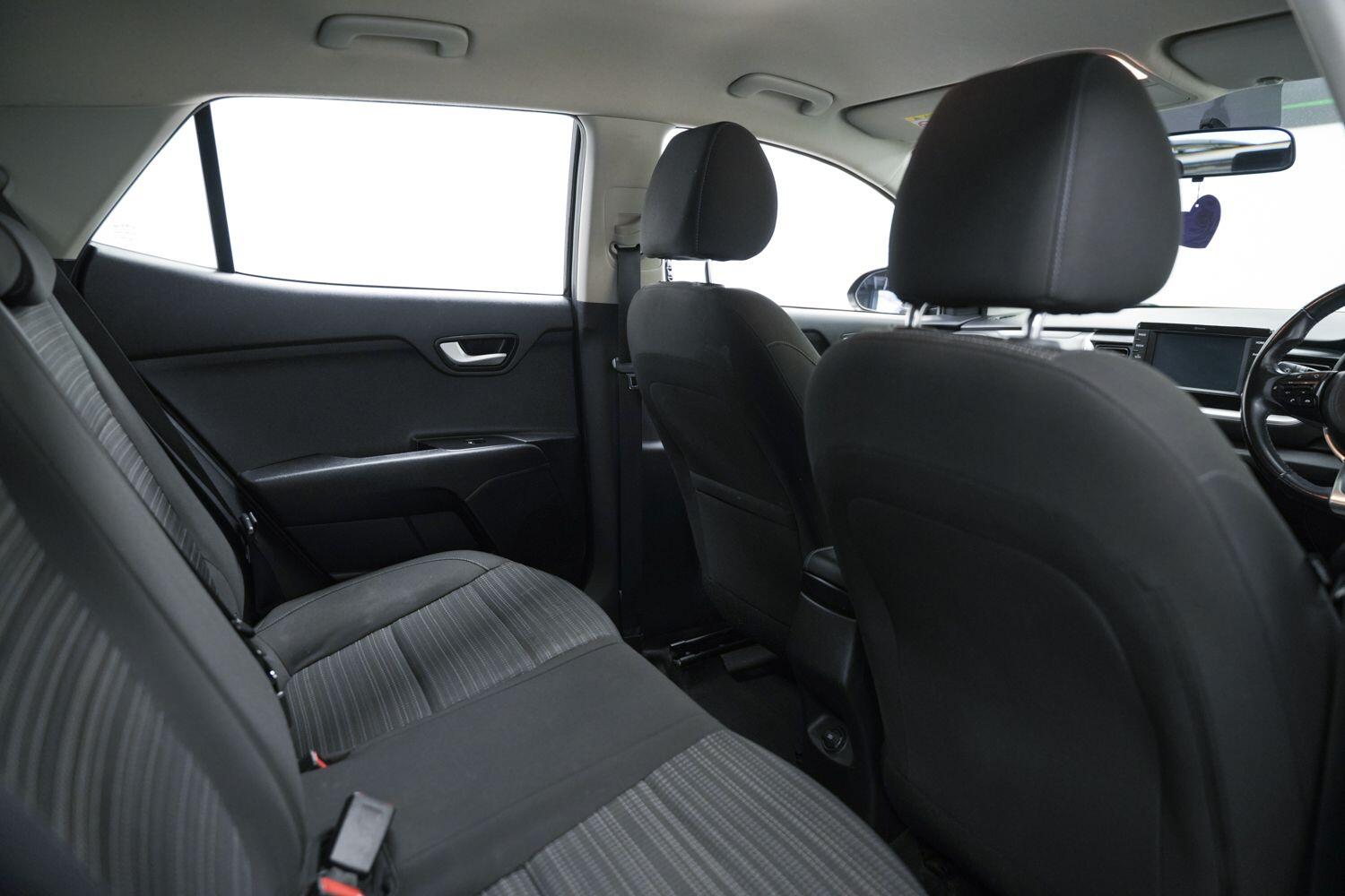 Used Kia Stonic 2018 for sale - 77440523: Photo 15