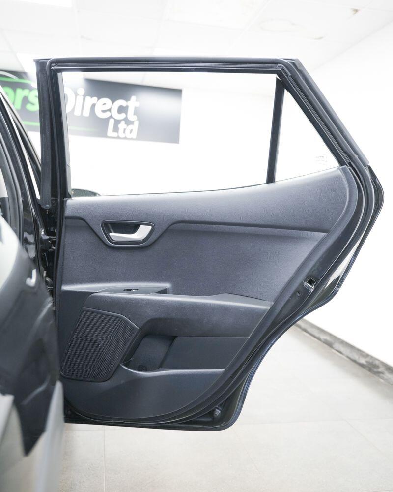 Used Kia Stonic 2018 for sale - 77440523: Photo 17