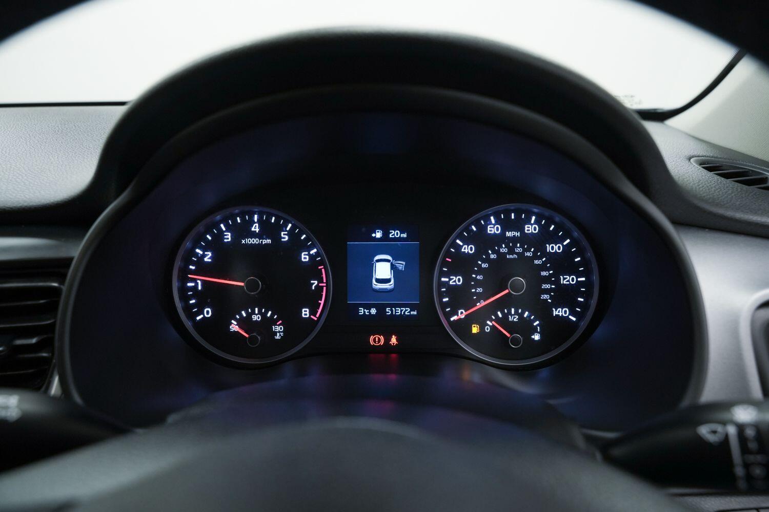 Used Kia Stonic 2018 for sale - 77440523: Photo 26