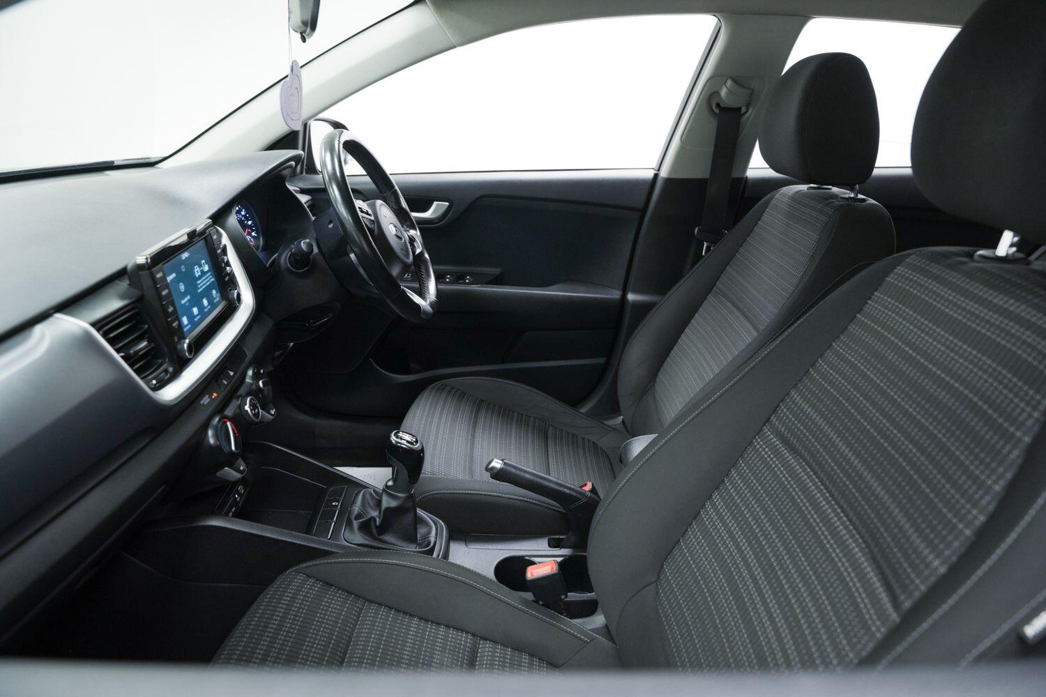 Used Kia Stonic 2018 for sale - 77440523: Photo 28