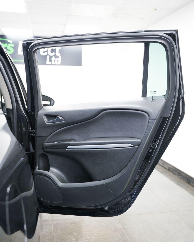 Used Vauxhall Zafira Tourer 2017 for sale - 77175589: Photo 19