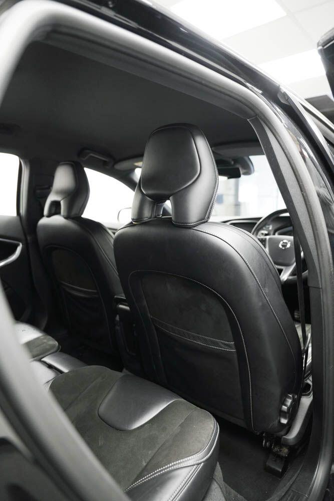 Used Volvo V40 2017 for sale - 76742896: Photo 15