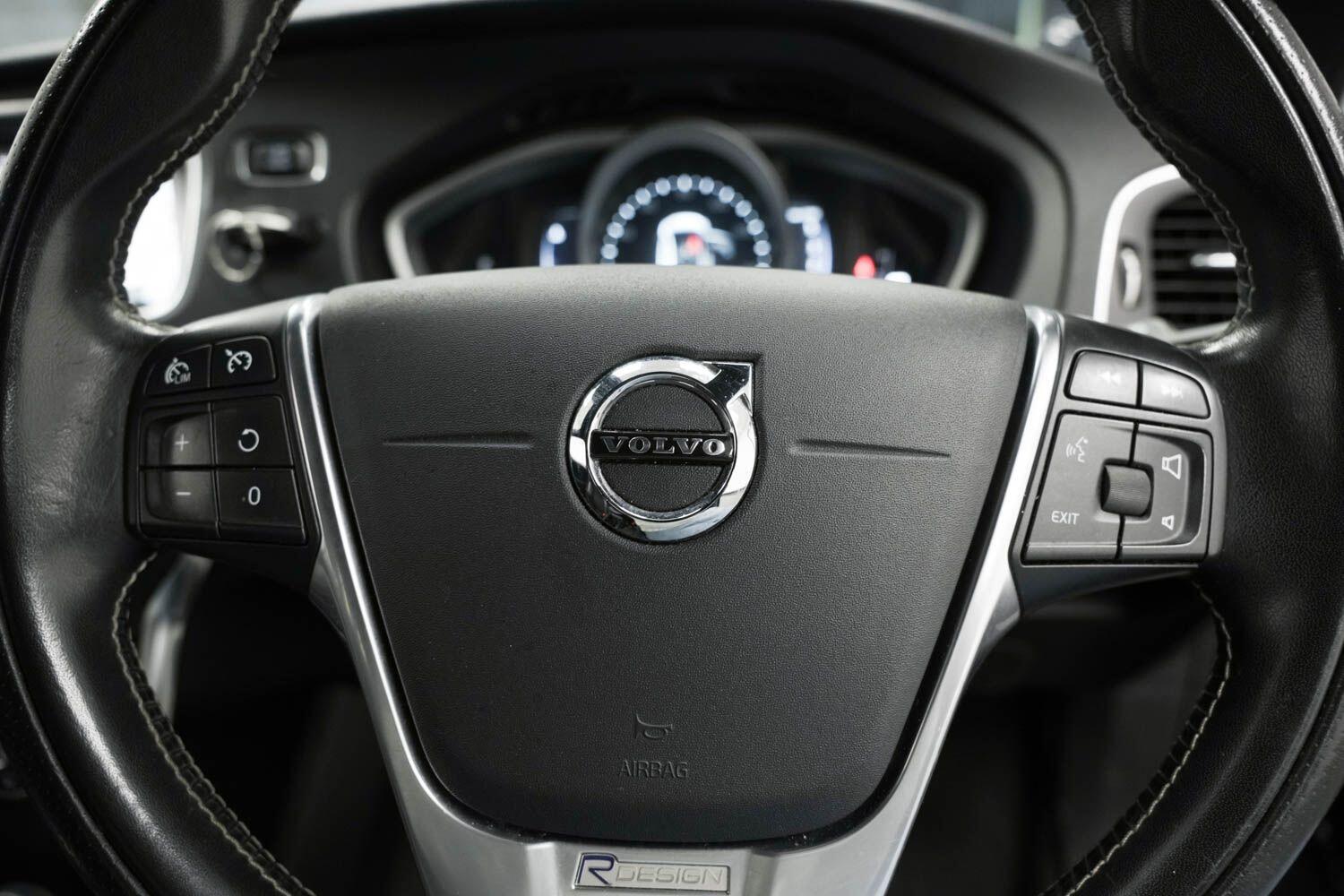 Used Volvo V40 2017 for sale - 76742896: Photo 20