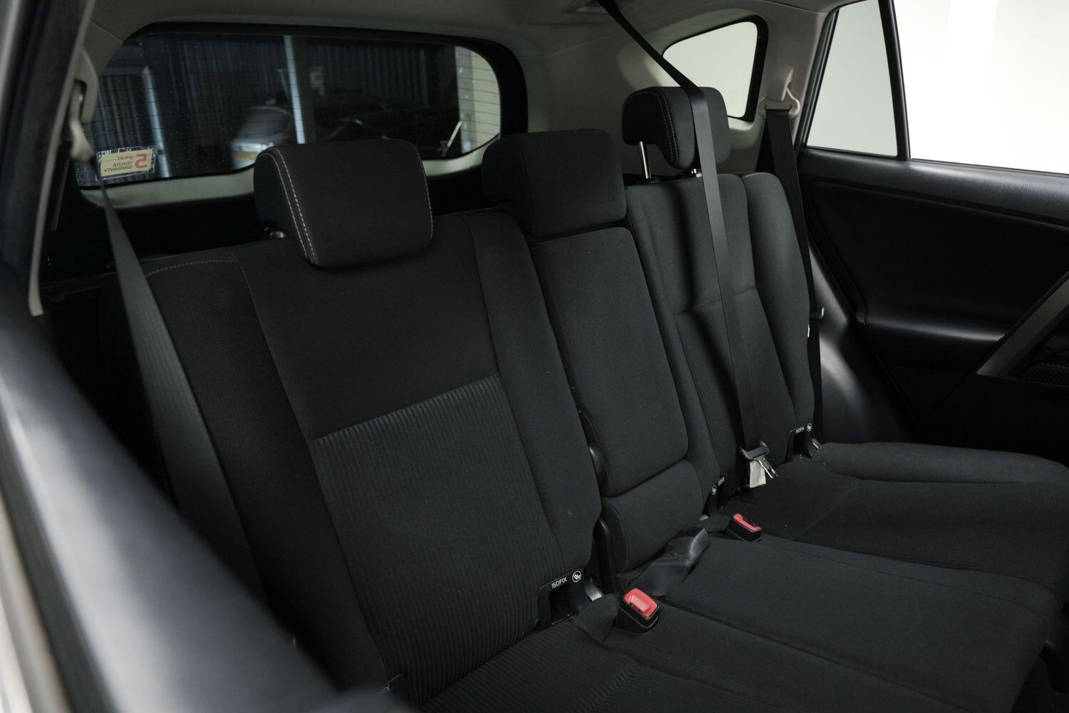 Used Toyota RAV4 2015 for sale - 76702020: Photo 12