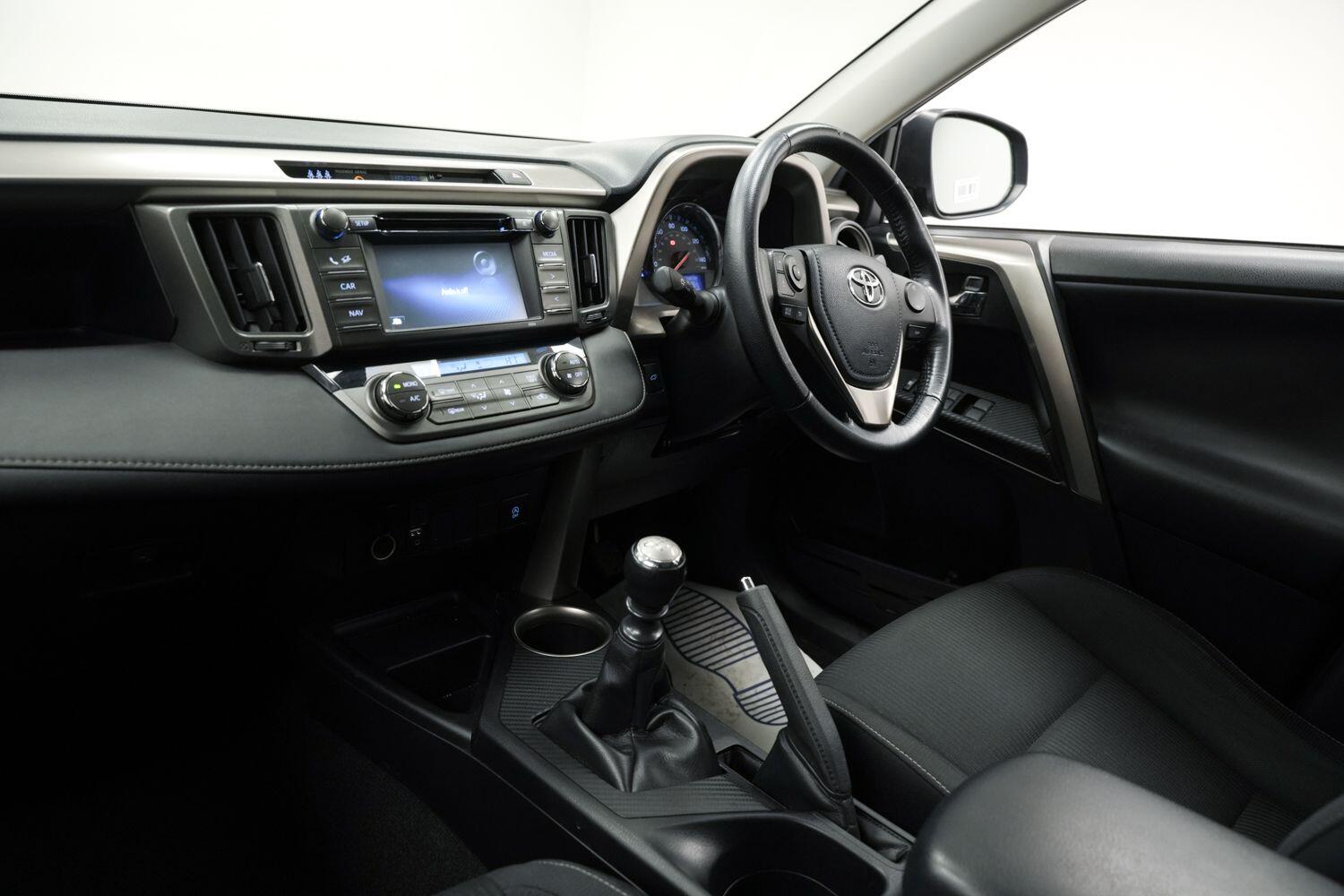 Used Toyota RAV4 2015 for sale - 76702020: Photo 18