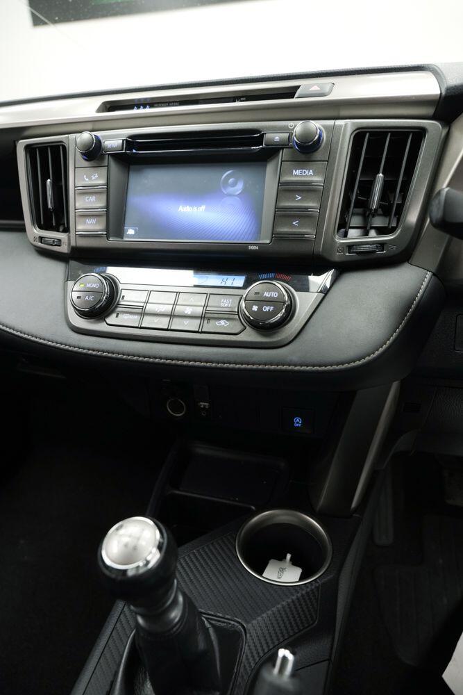 Used Toyota RAV4 2015 for sale - 76702020: Photo 20