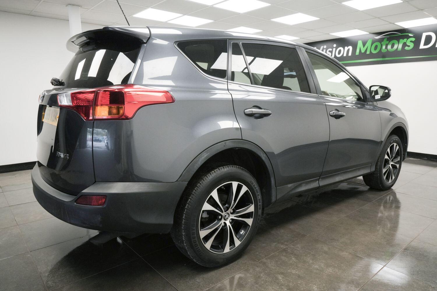 Used Toyota RAV4 2015 for sale - 76702020: Photo 4