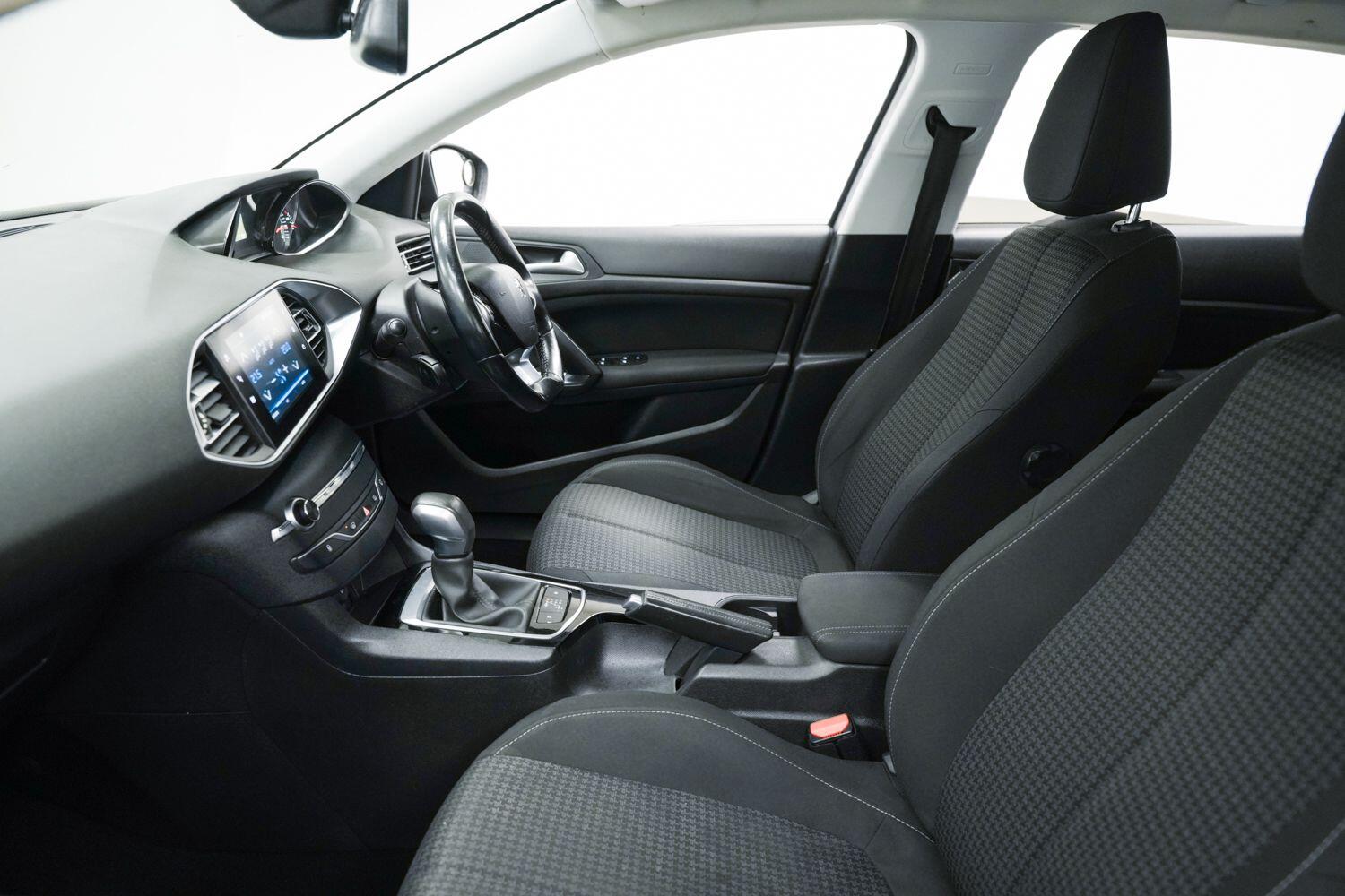 Used Peugeot 308 2017 for sale - 77658967: Photo 28