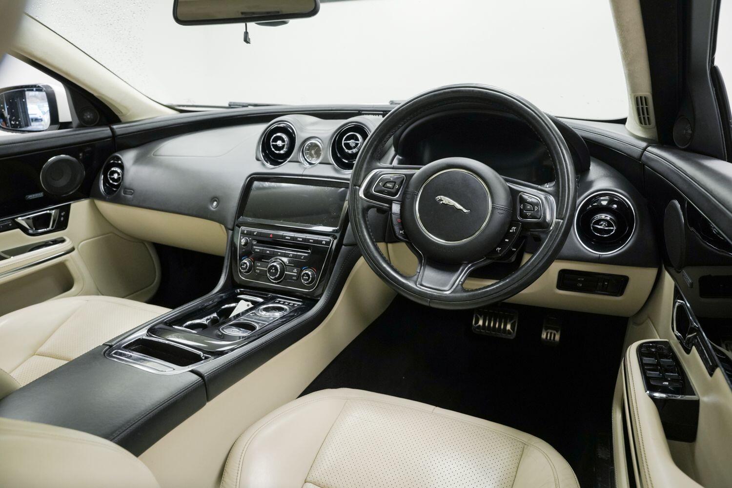 Used Jaguar XJ 2014 for sale - 77315029: Photo 11