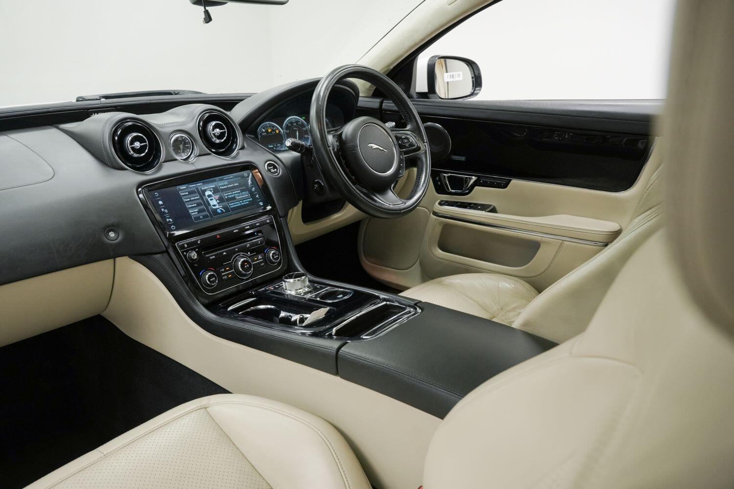 Used Jaguar XJ 2014 for sale - 77315029: Photo 23