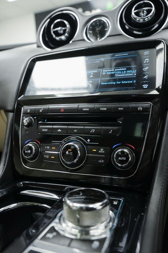 Used Jaguar XJ 2014 for sale - 77315029: Photo 27