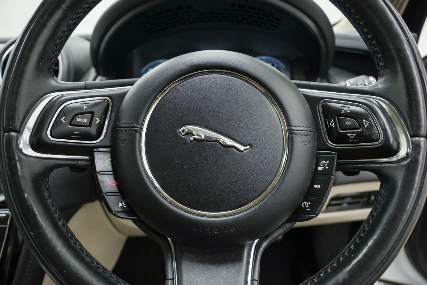 Used Jaguar XJ 2014 for sale - 77315029: Photo 31