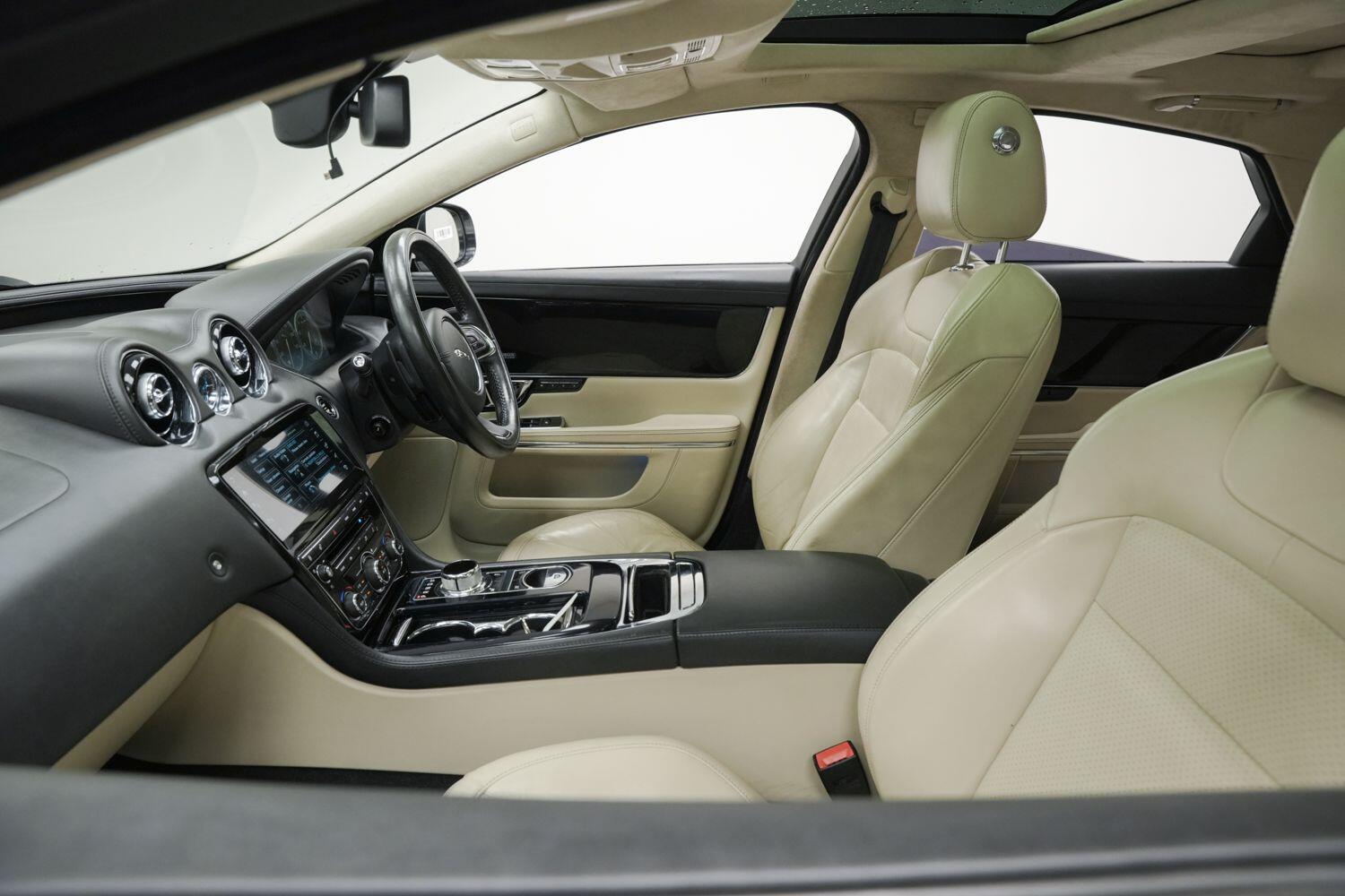 Used Jaguar XJ 2014 for sale - 77315029: Photo 36