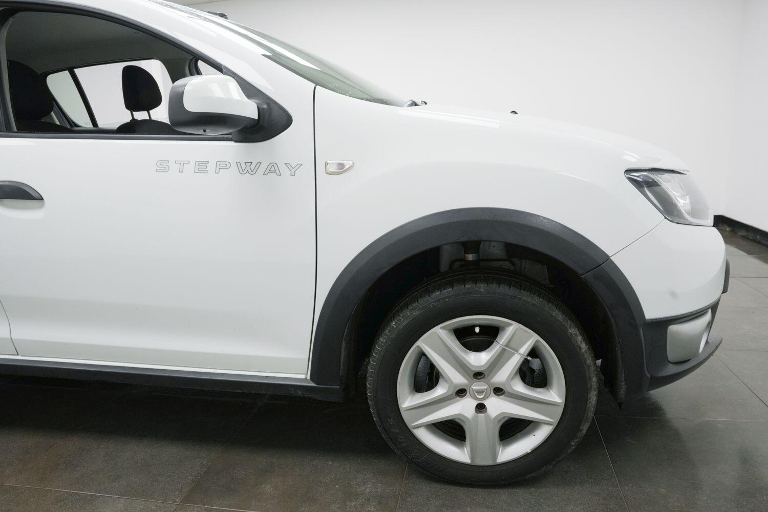 Used Dacia Sandero Stepway 2016 for sale - 77267190: Photo 5