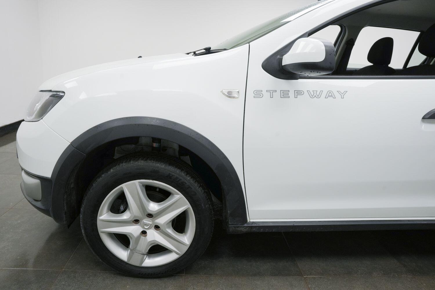 Used Dacia Sandero Stepway 2016 for sale - 77267190: Photo 6