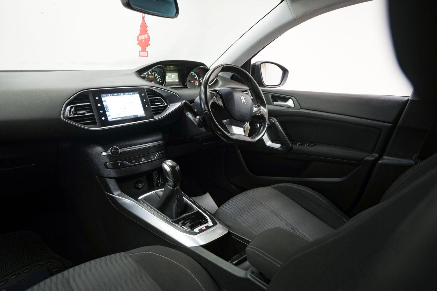 Used Peugeot 308 2014 for sale - 77612397: Photo 20