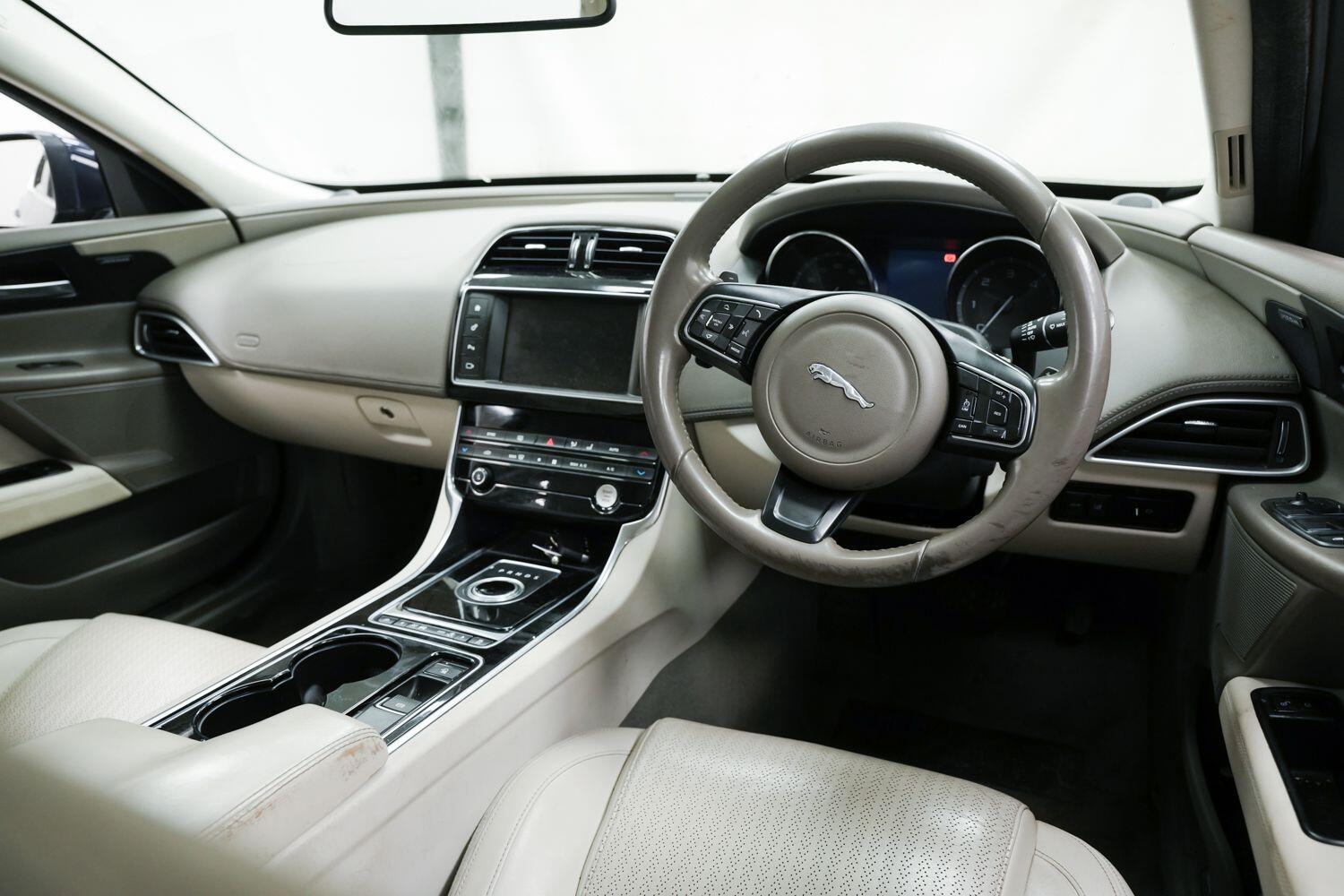 Used Jaguar XE 2015 for sale - 77440787: Photo 11