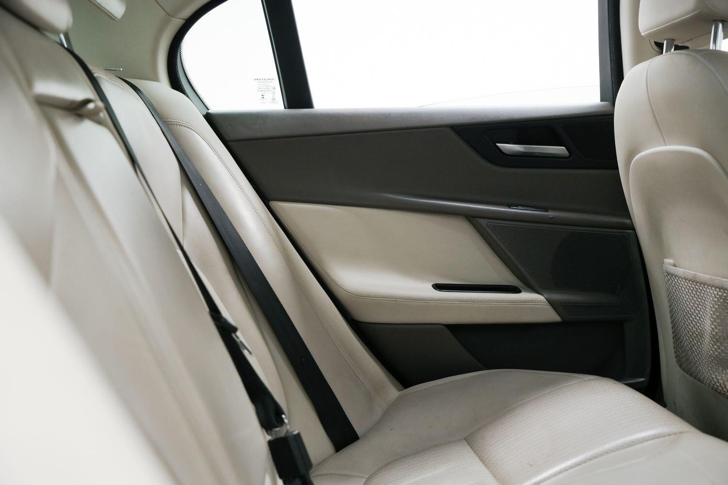 Used Jaguar XE 2015 for sale - 77440787: Photo 14