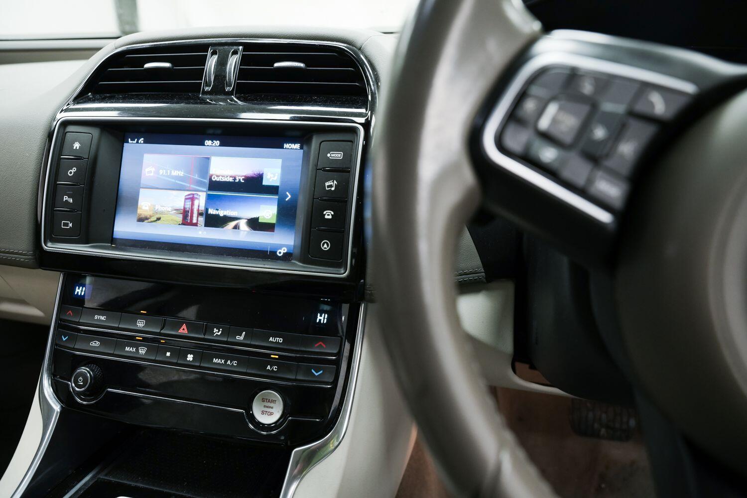 Used Jaguar XE 2015 for sale - 77440787: Photo 17