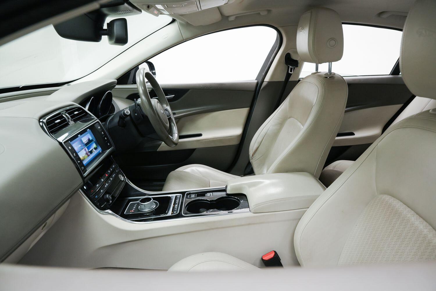 Used Jaguar XE 2015 for sale - 77440787: Photo 19