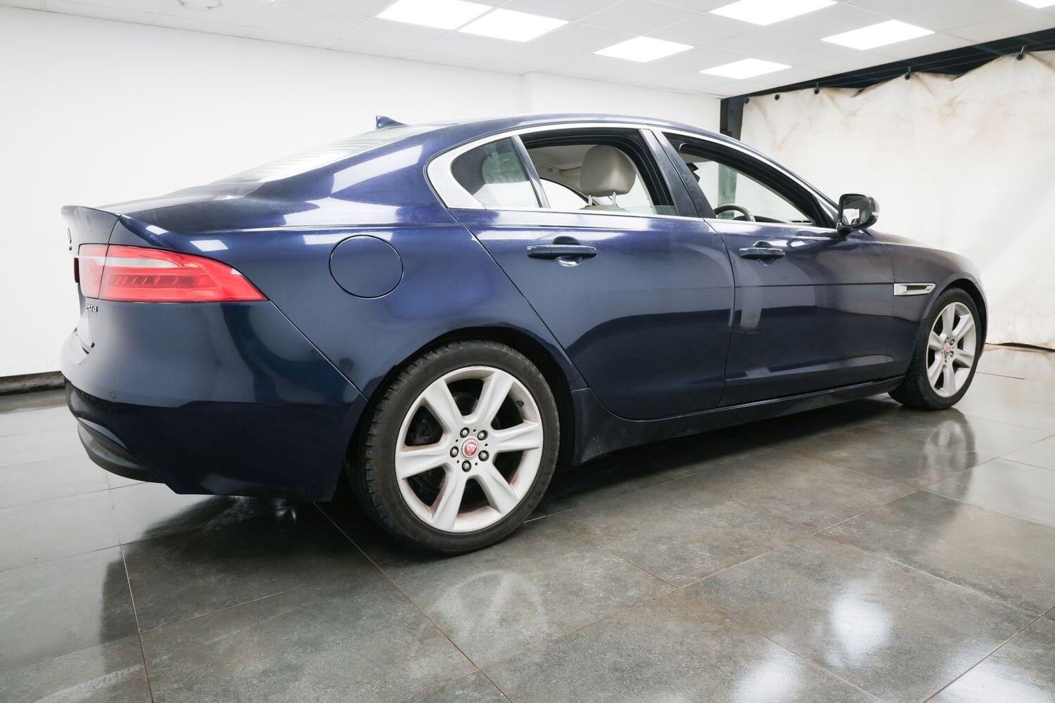 Used Jaguar XE 2015 for sale - 77440787: Photo 5