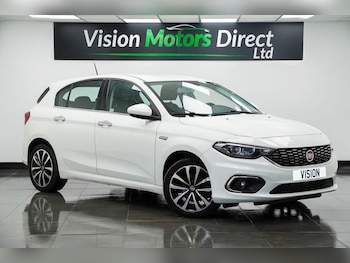 2017 (17) - 1.6 Multijet Lounge 5dr