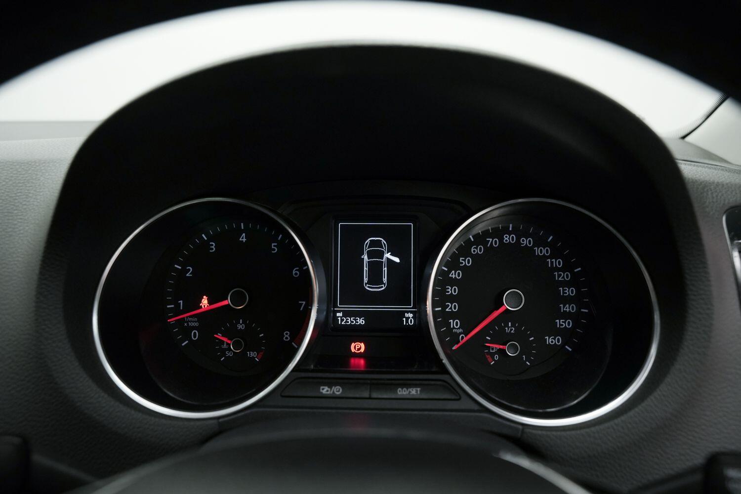 Used Volkswagen Polo 2015 for sale - 77455211: Photo 21