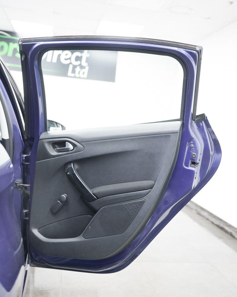 Used Peugeot 208 2013 for sale - 77242731: Photo 17