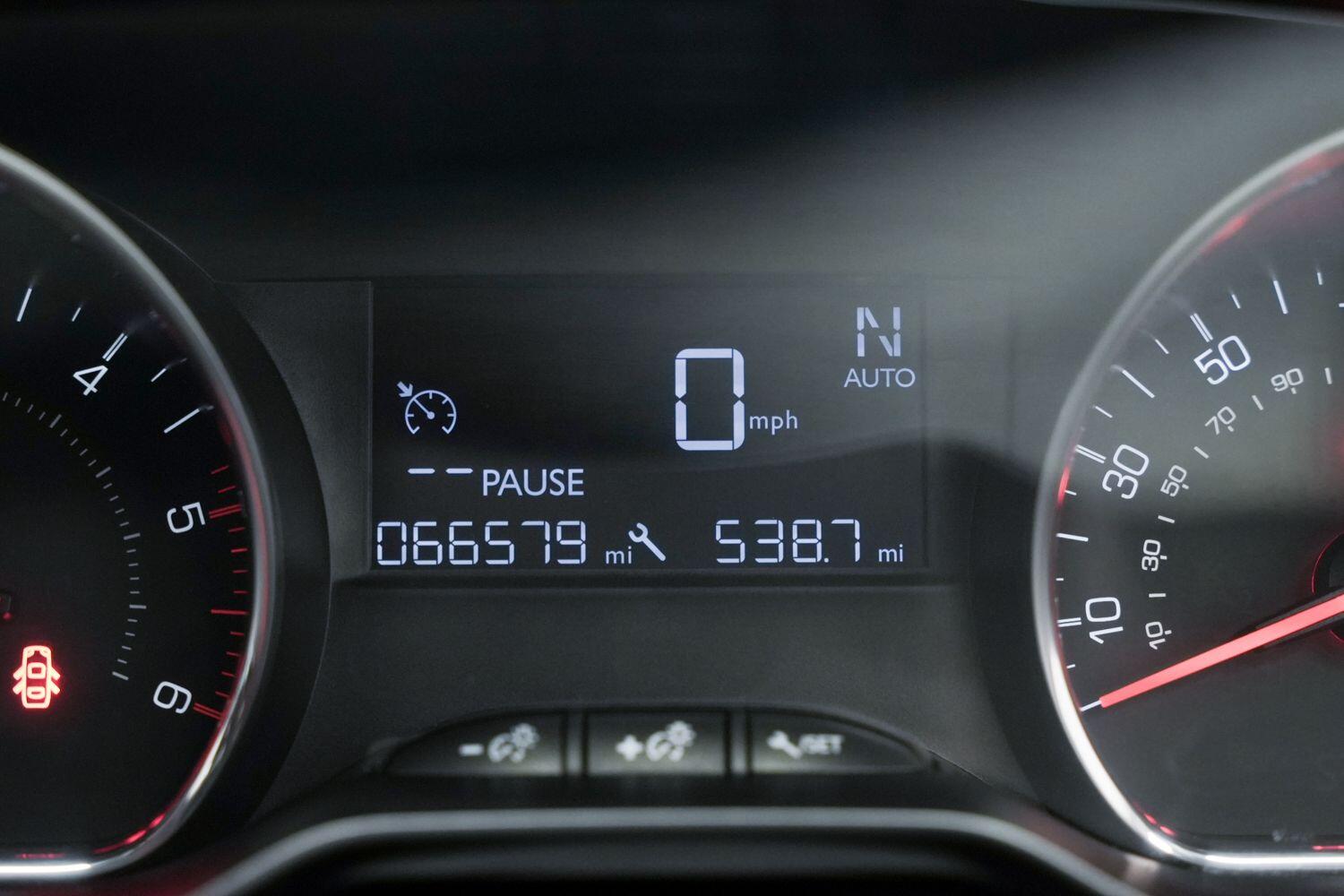 Used Peugeot 208 2013 for sale - 77242731: Photo 27