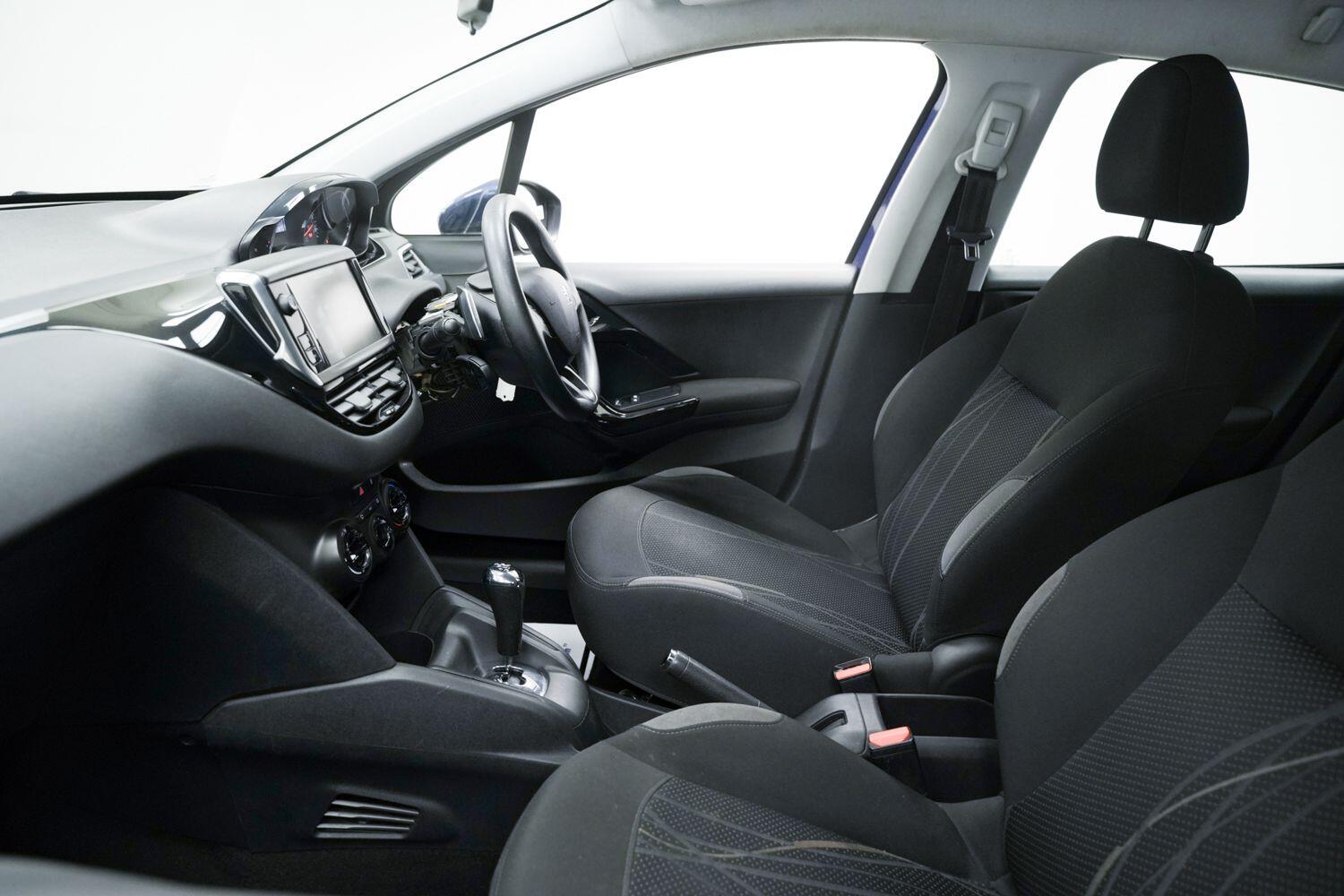 Used Peugeot 208 2013 for sale - 77242731: Photo 28