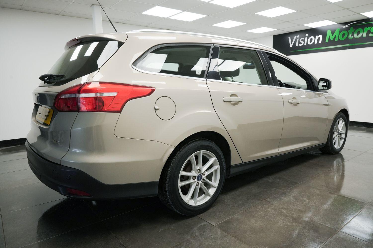 Used Ford Focus 2015 for sale - 76361423: Photo 5