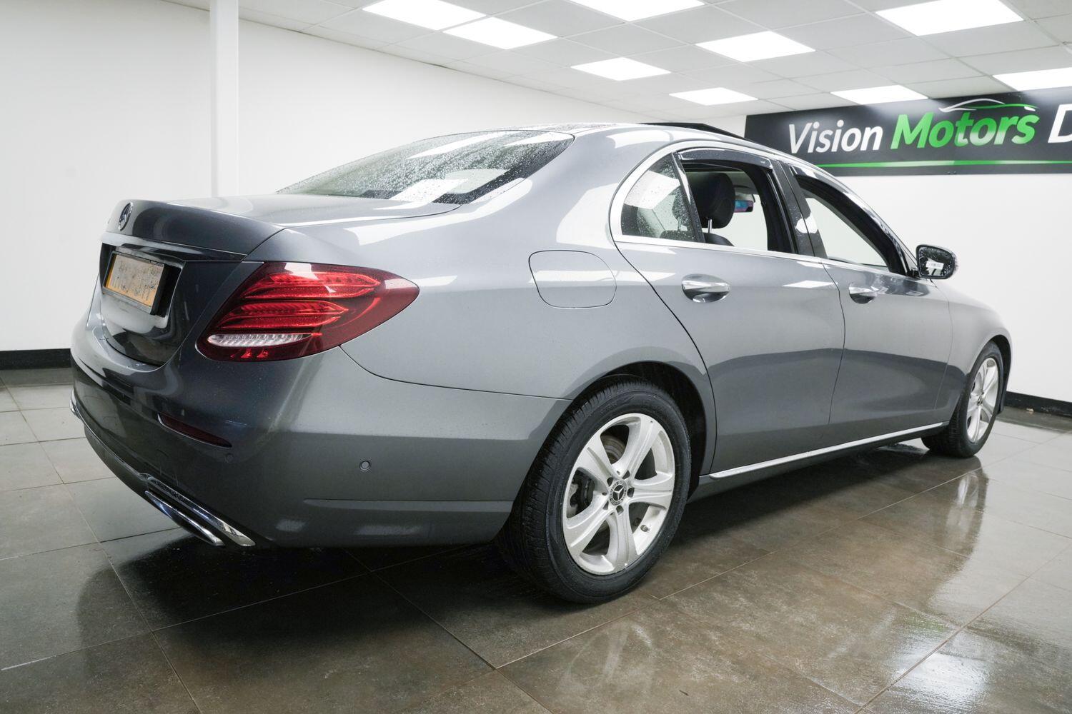 Used Mercedes-Benz E Class 2017 for sale - 77166984: Photo 4