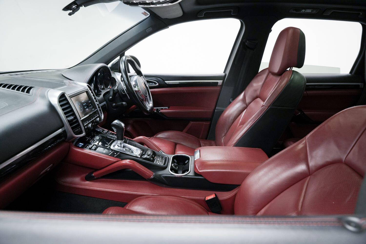 Used Porsche Cayenne 2013 for sale - 77190432: Photo 32