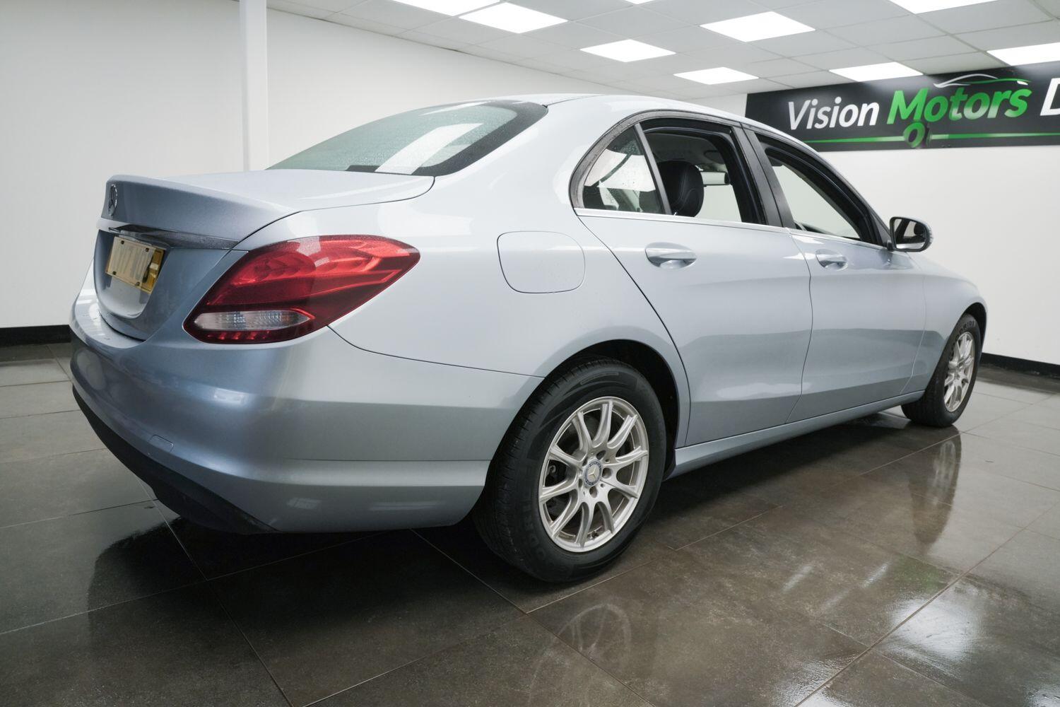 Used Mercedes-Benz C Class 2017 for sale - 76550395: Photo 4